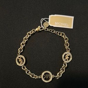 Beautiful Micheal Kors gold bracelet